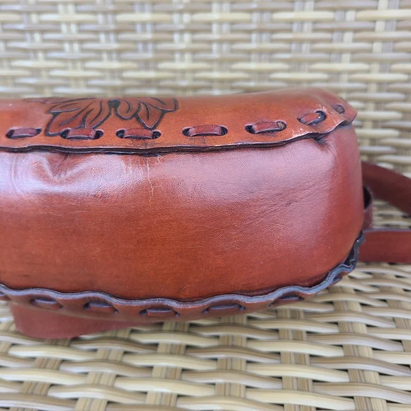 Handcrafted Brown Leather Crossbody Bag Beaded Embossed Humming Bird Design - Picture 14 of 16